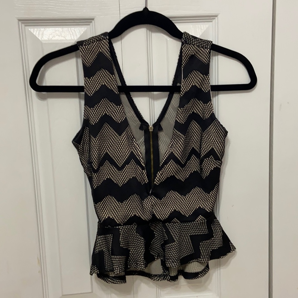 Deep cut top